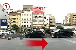 高松駅南口を出て右に曲がります